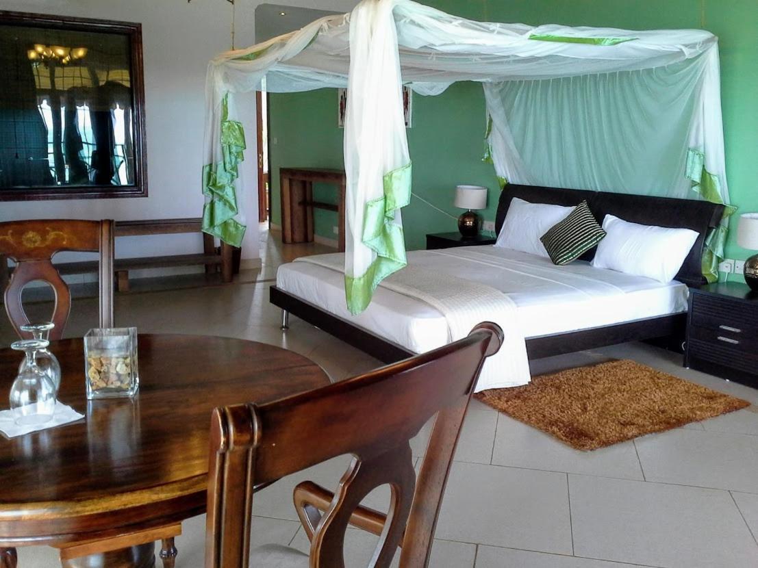 Villa Fleur De Lys Makunduchi Экстерьер фото